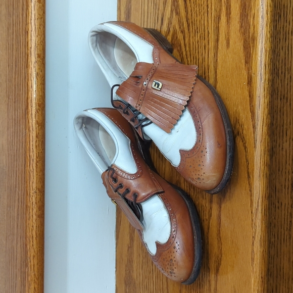 Foot Joy classics men's vintage golf shoes wing tip size 9.5 B - Picture 1 of 6